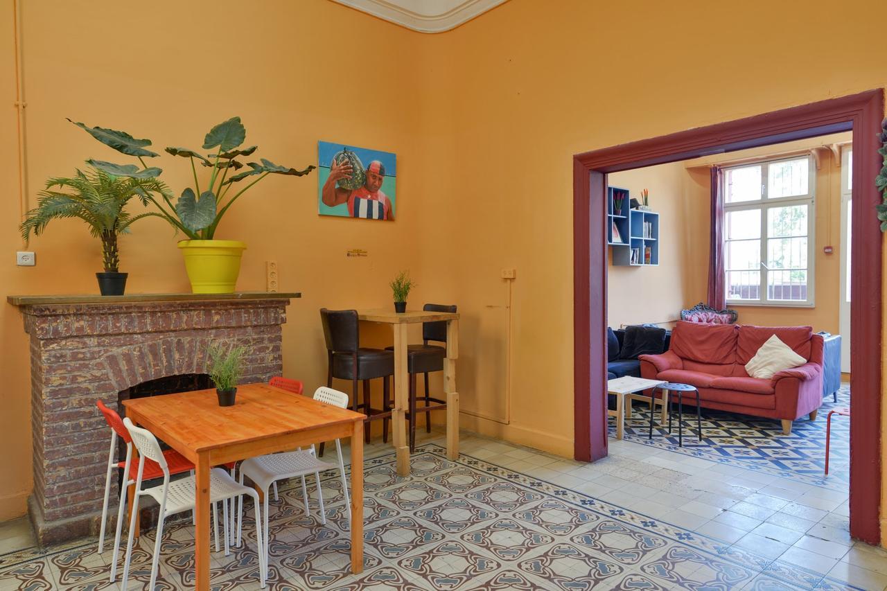 Roger's Hostel *